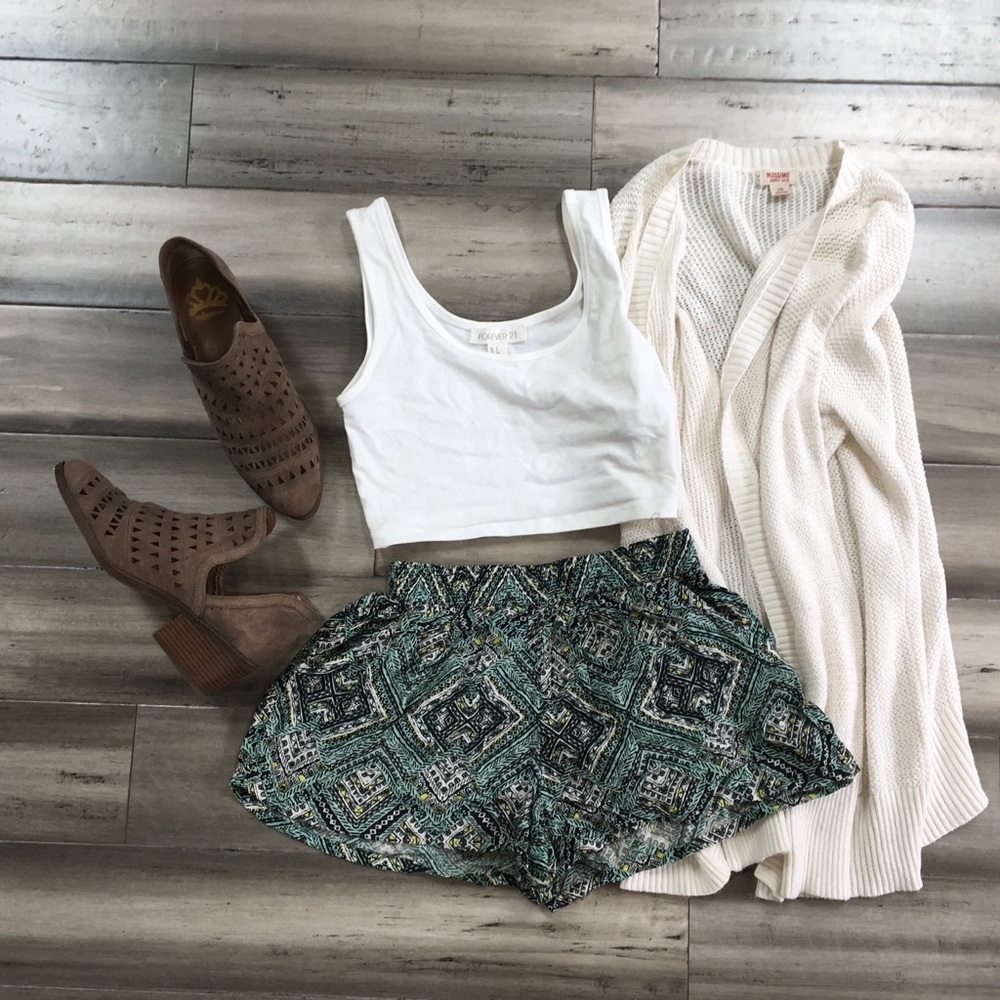 Patterned soft shorts